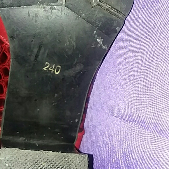 Boots - Picture 3 of 3